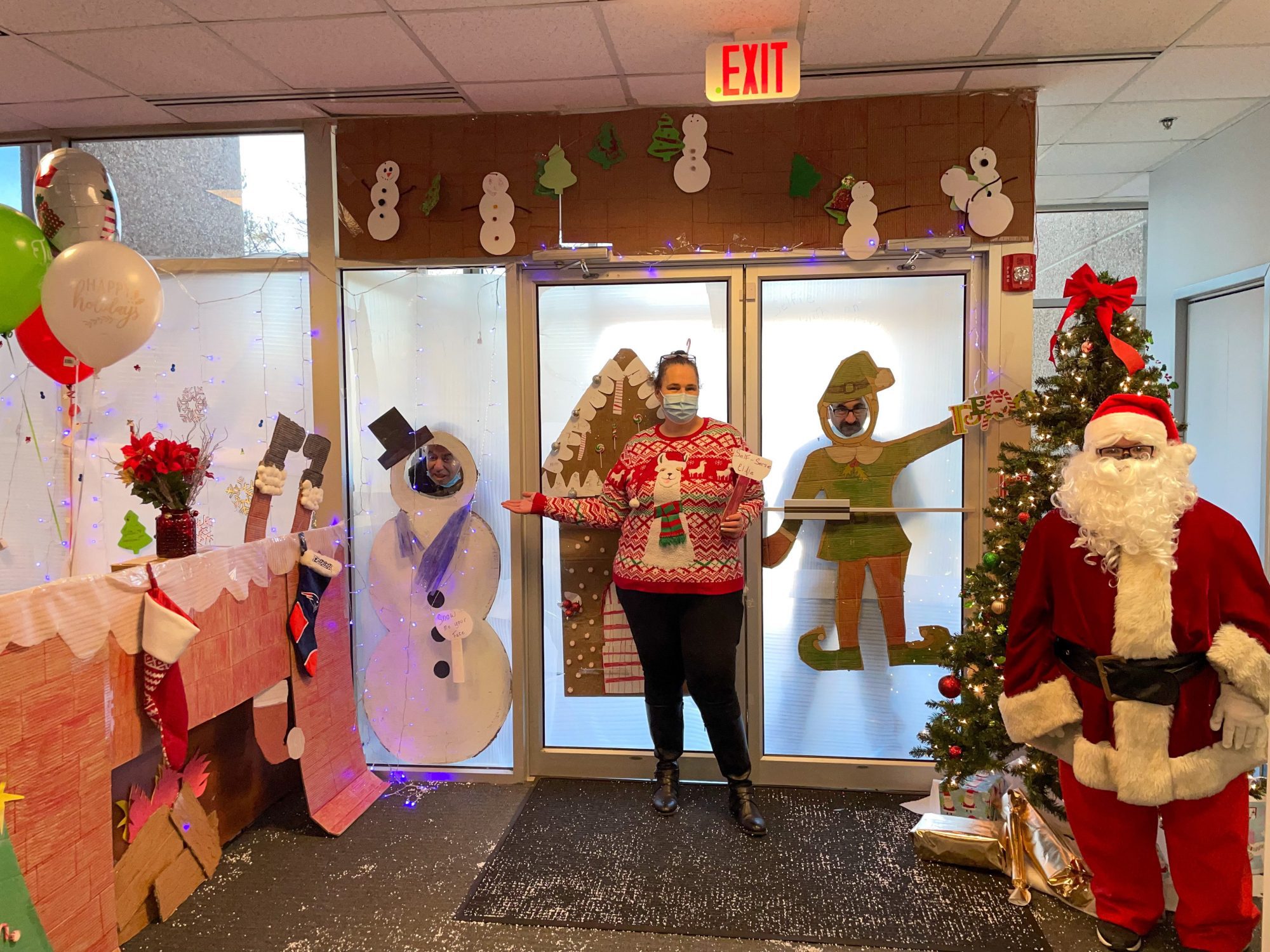 Christmas Door Decorating Contest | Georgina Nurse Practitioner-Led Clinic